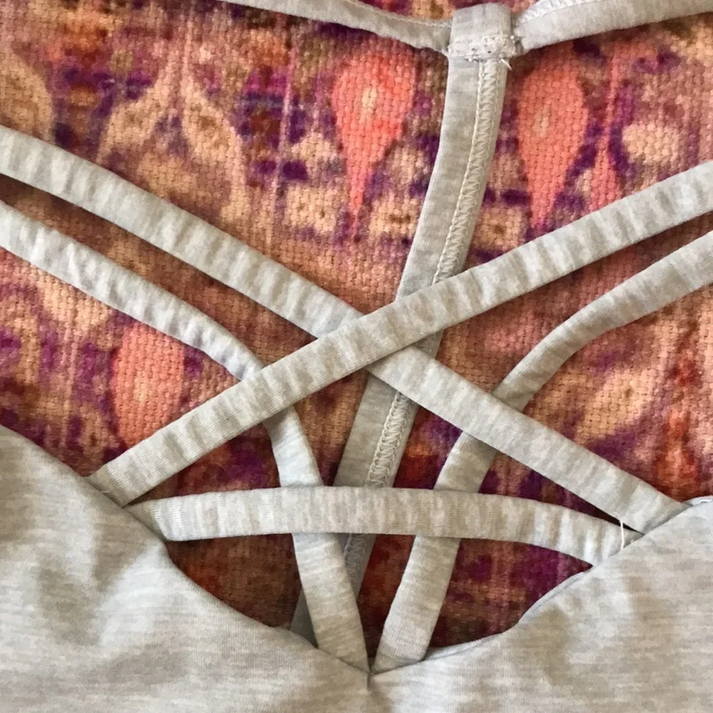 Victoria Secret Pink striped razer back sports bra sz Medium - Picture 3 of 5